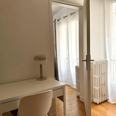 Le Charme Parisien Au Coeur De Montmartre