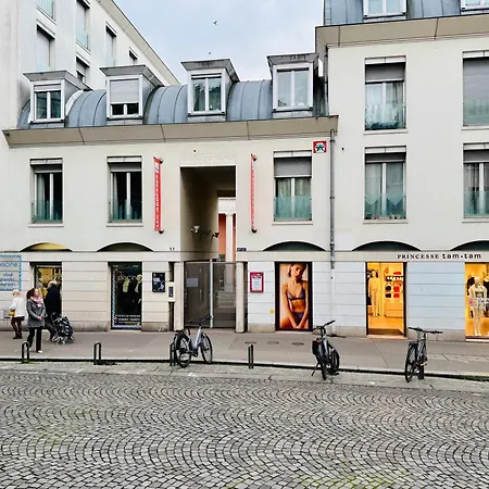 Le Charme Parisien Au Coeur De Montmartre Alloggio in famiglia